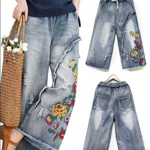 YESNO New Flared Jeans with Floral Design on Leg